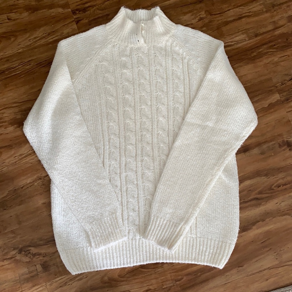 💙Karen Scott Light Cream Cable Knit Sweater